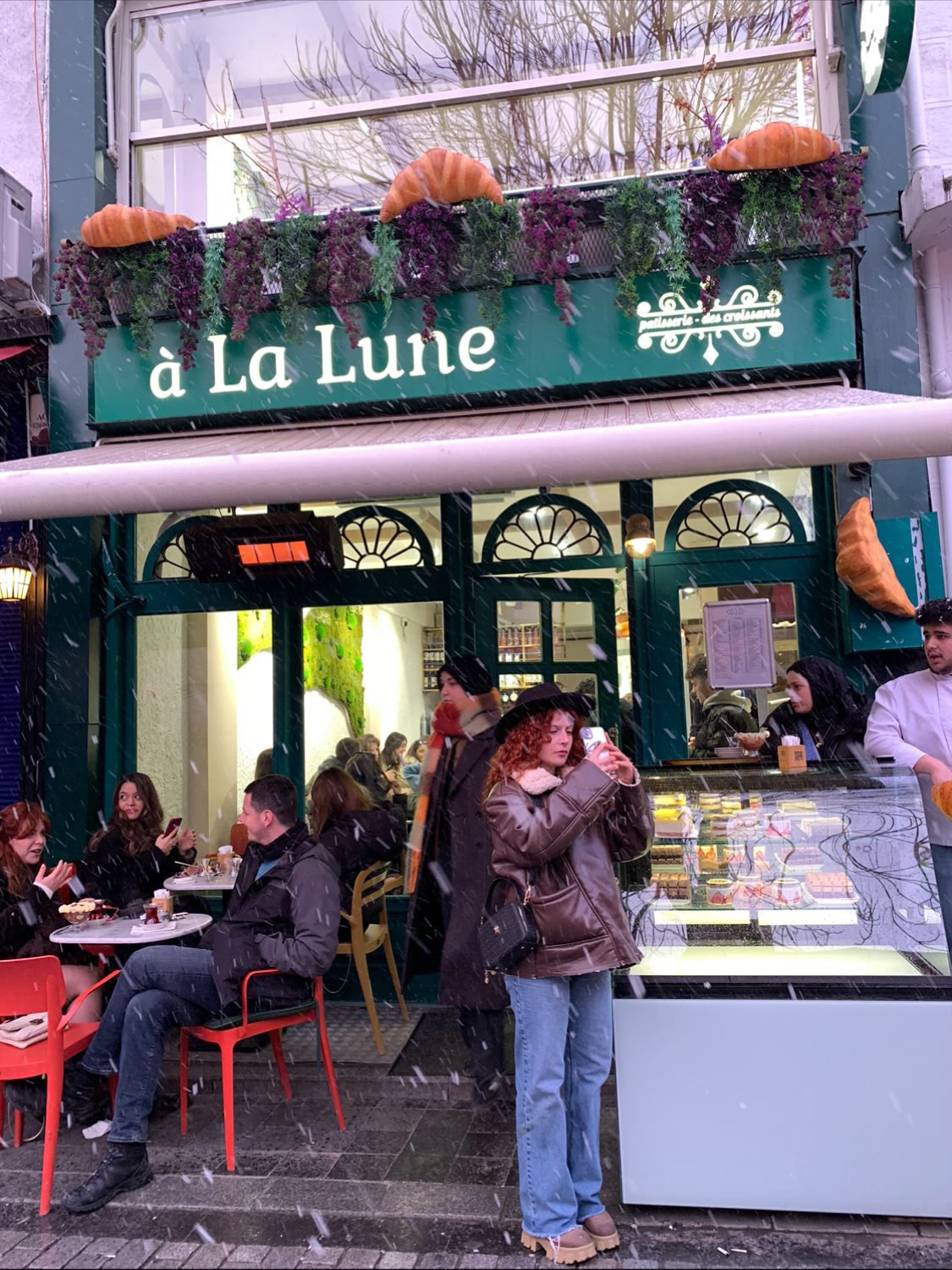 Â La Lune Patisserie - Üsküdar (Kruvasan & Kahve)