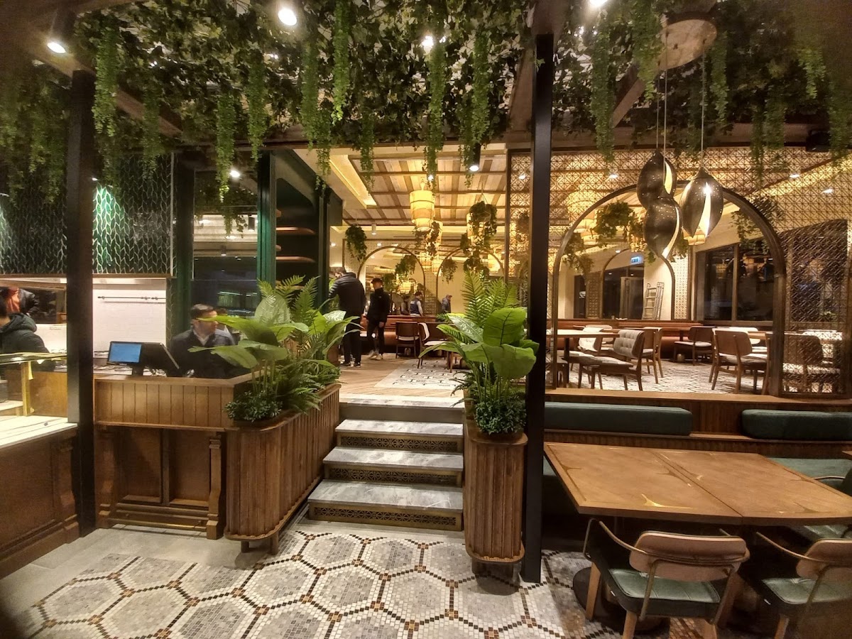 Beyzade Karaköy (Künefe - Baklava - Kahvaltı)